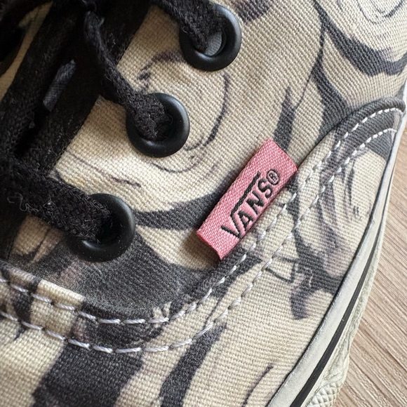 Vans "Digi Roses” - Picture 4 of 7